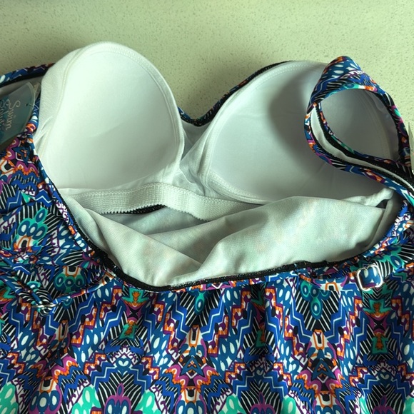 Women's Tummy-Control Shirred-Bodice One-Piece 16 - Picture 6 of 14